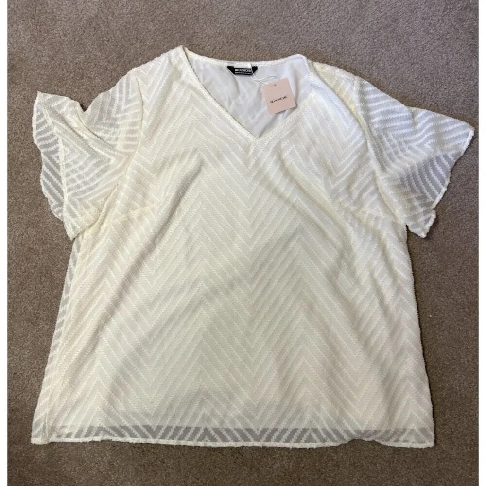 Bloom Chic Size 22-24 Ivory Geometric Dobby Short Sleeve Blouse - Picture 1 of 3